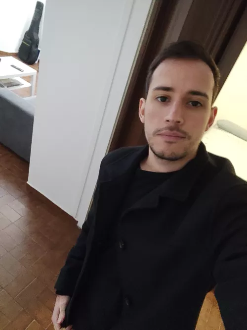 Blurred af, but i like how i look here 🙈 by redder09