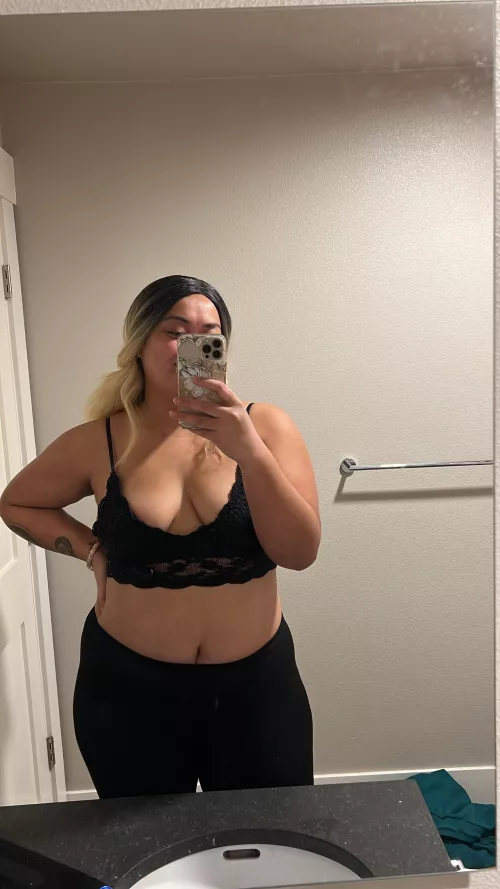 BWW Stoner Milf 🍃🦋 by not_interested_2day