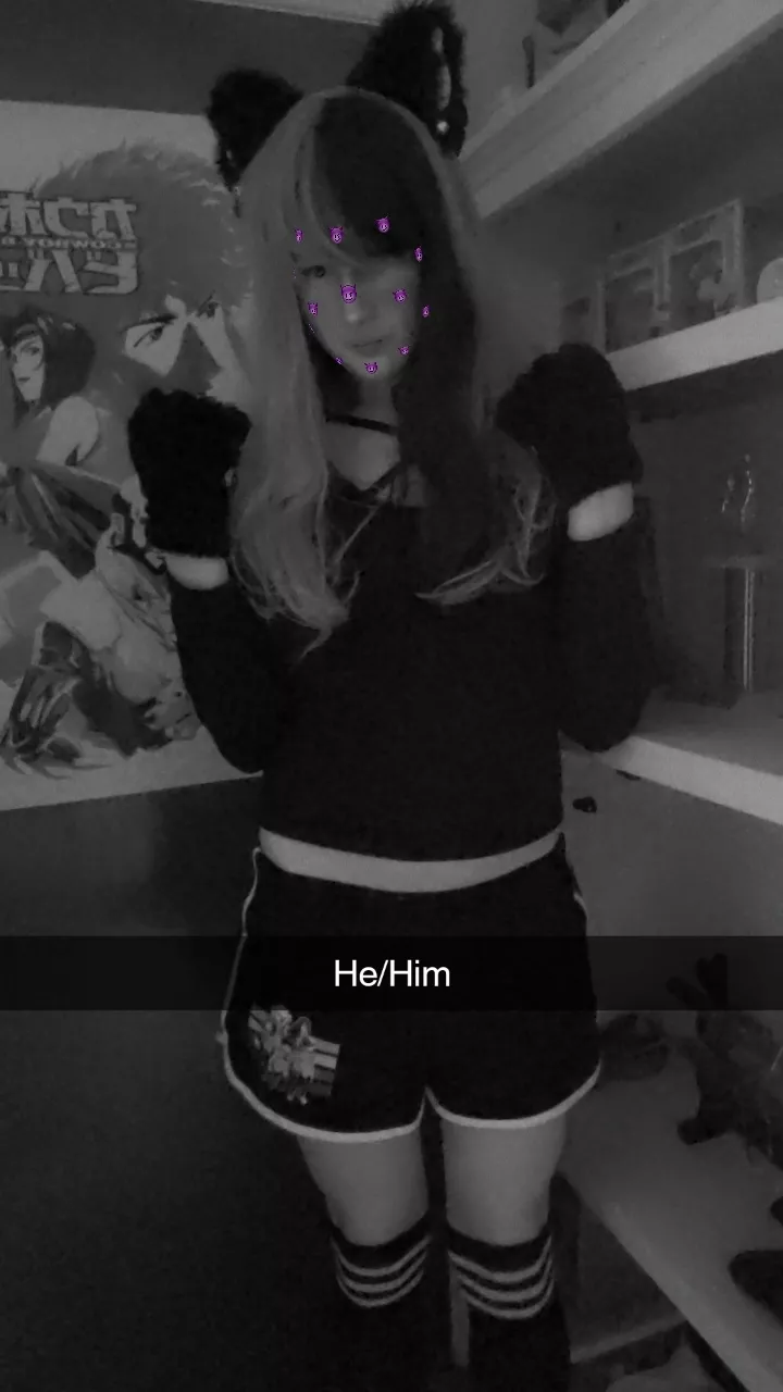 Cuddle me Please🥺 posted by EzraFemboy