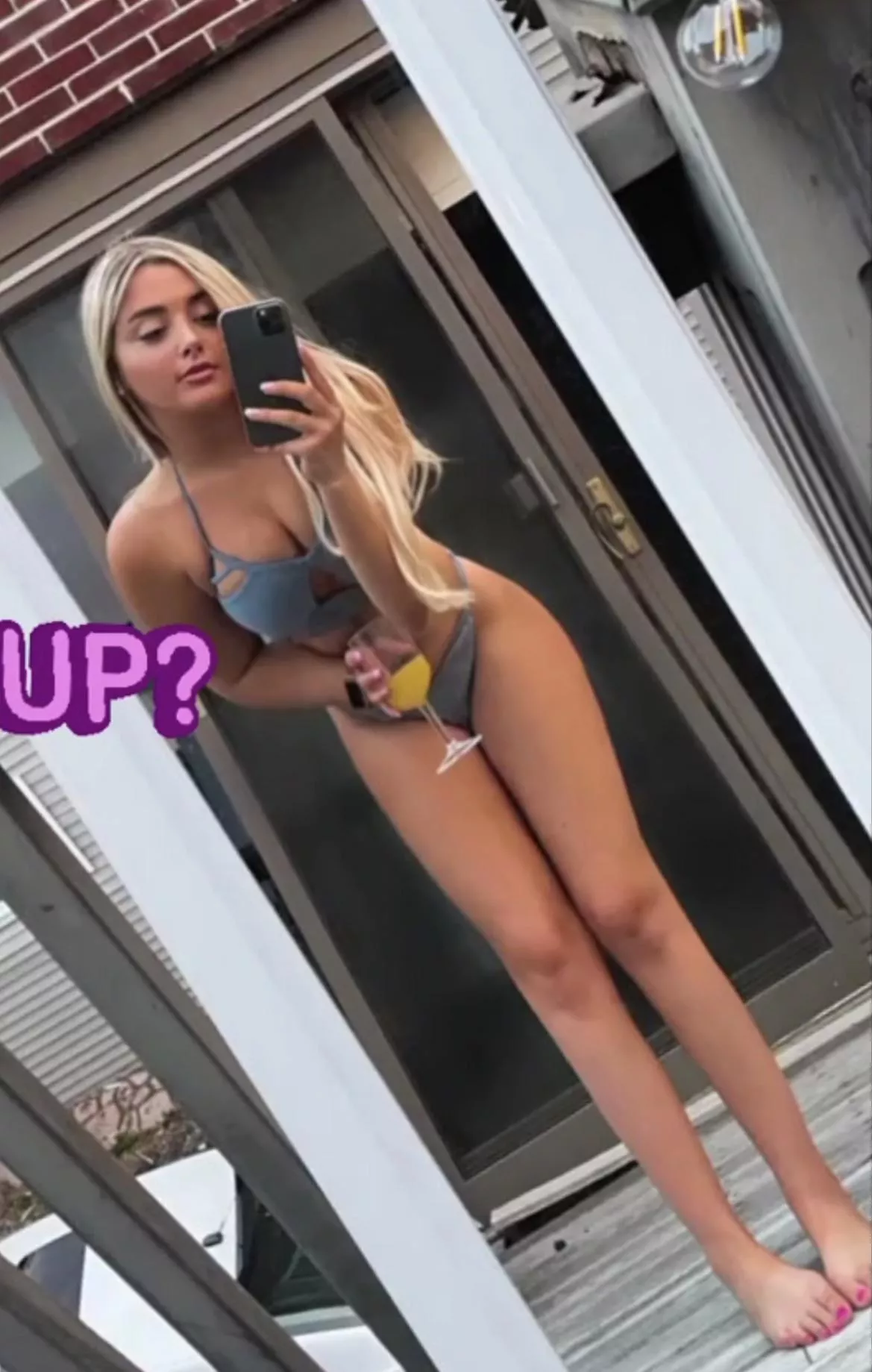 Cute legs posted by rightbetween88