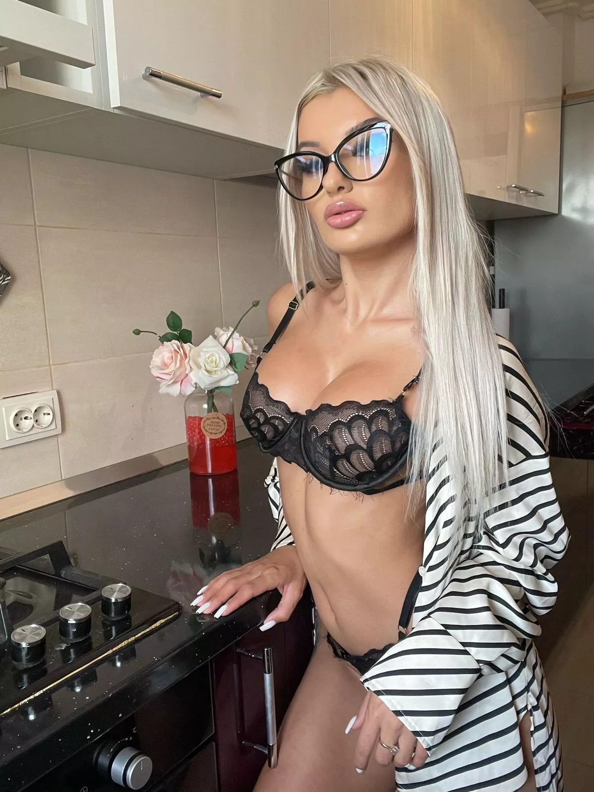 Do you like my fit tummy? posted by Bbyvannessa