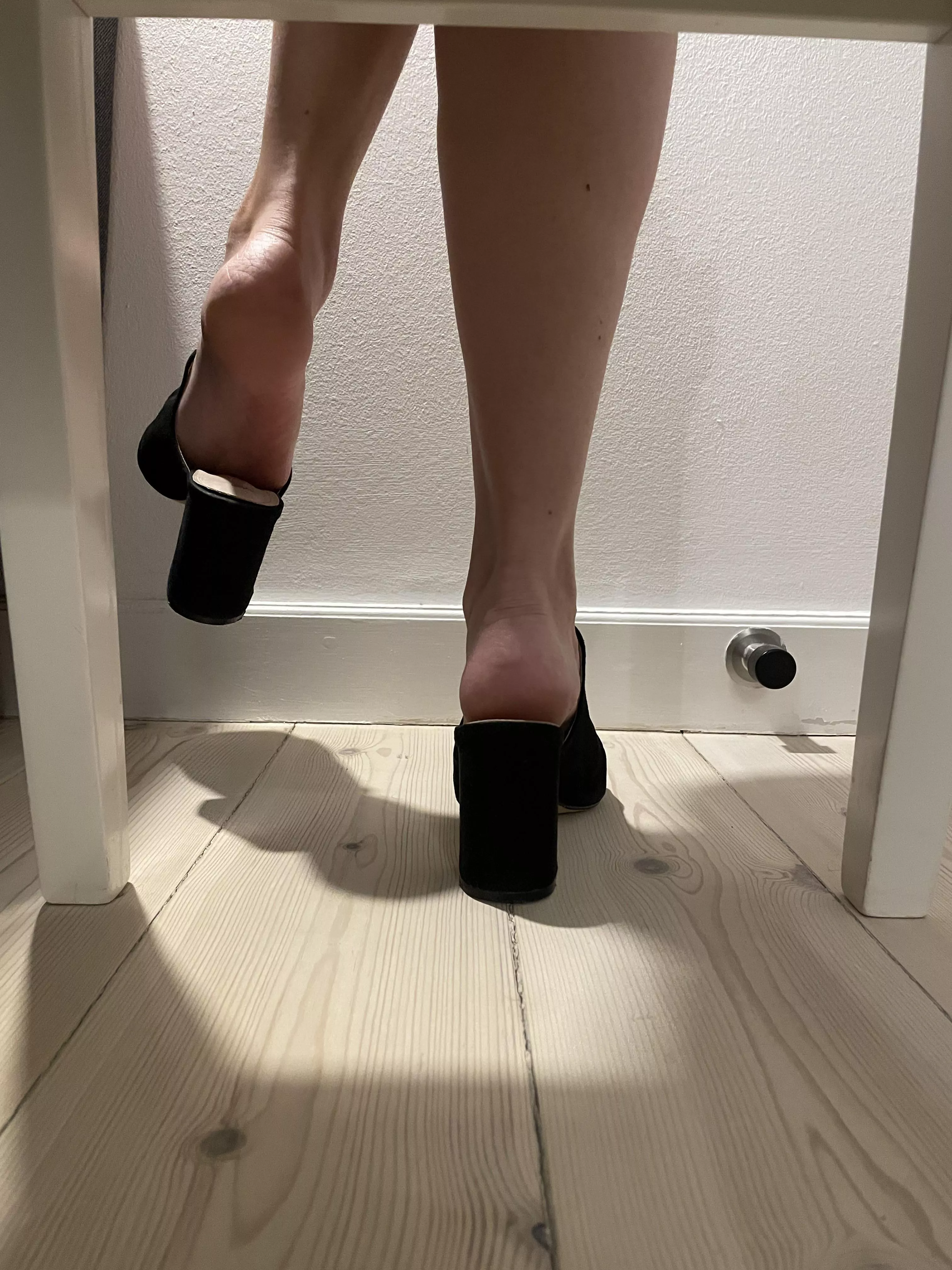 Dont look, im working.. 😌 posted by Smilasfeet