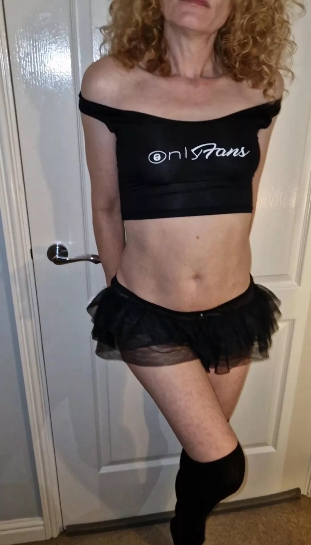 got to love knee socks and frilly skirts posted by SexmonkeyScarlet