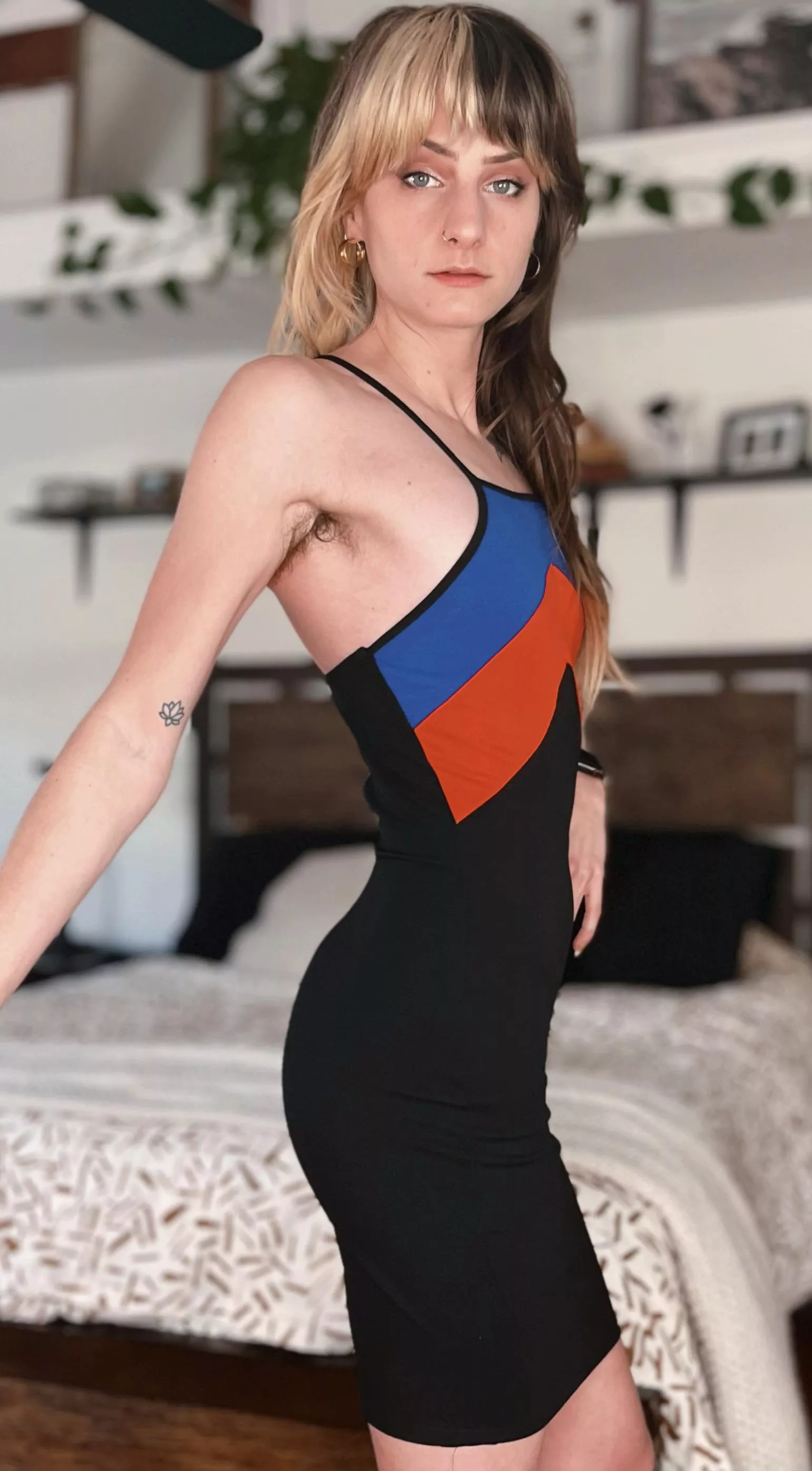 Hairy pits & small tits posted by stoneyghostkitten