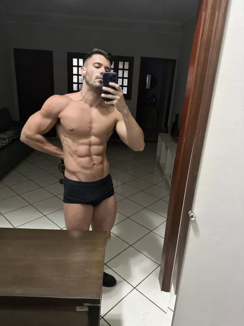 Horny in the middle of the night by italofassin