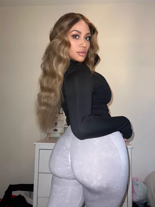 I feel pretty today, so happy with these leggings 😍 by whitleyderaad1