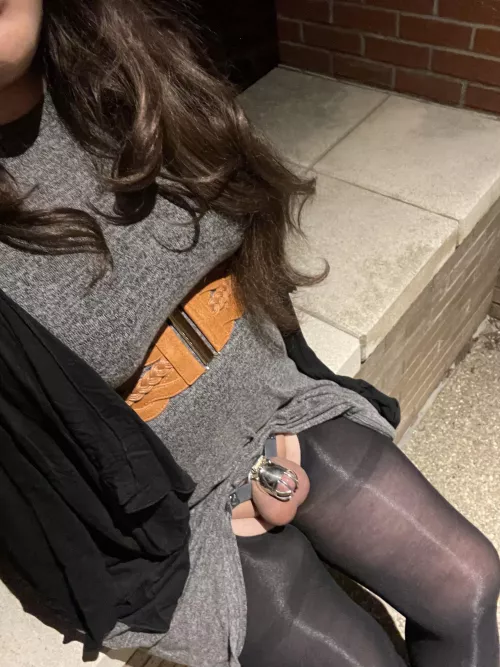 I love showing off outside. by n1uqilrah