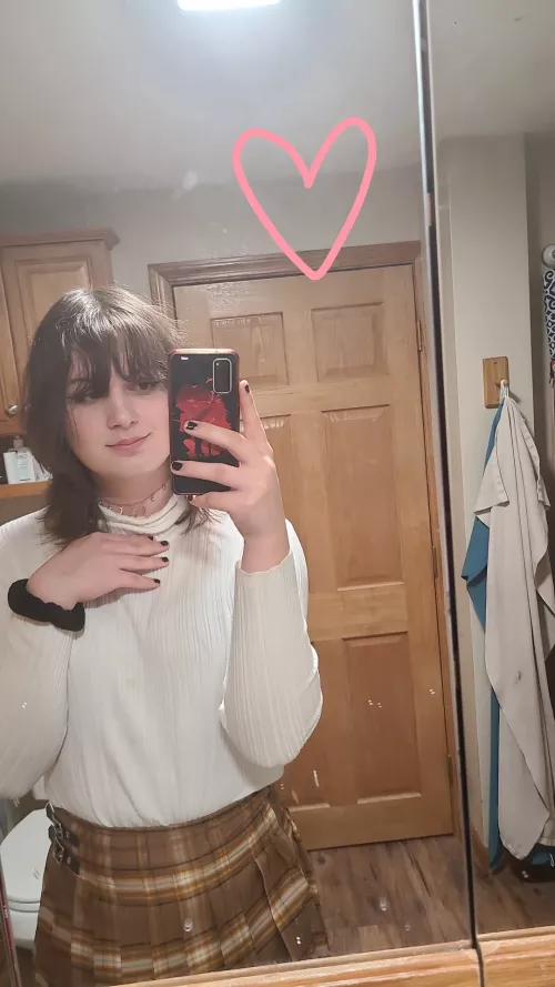 I went out dressed fem today! by AloeFroggy8