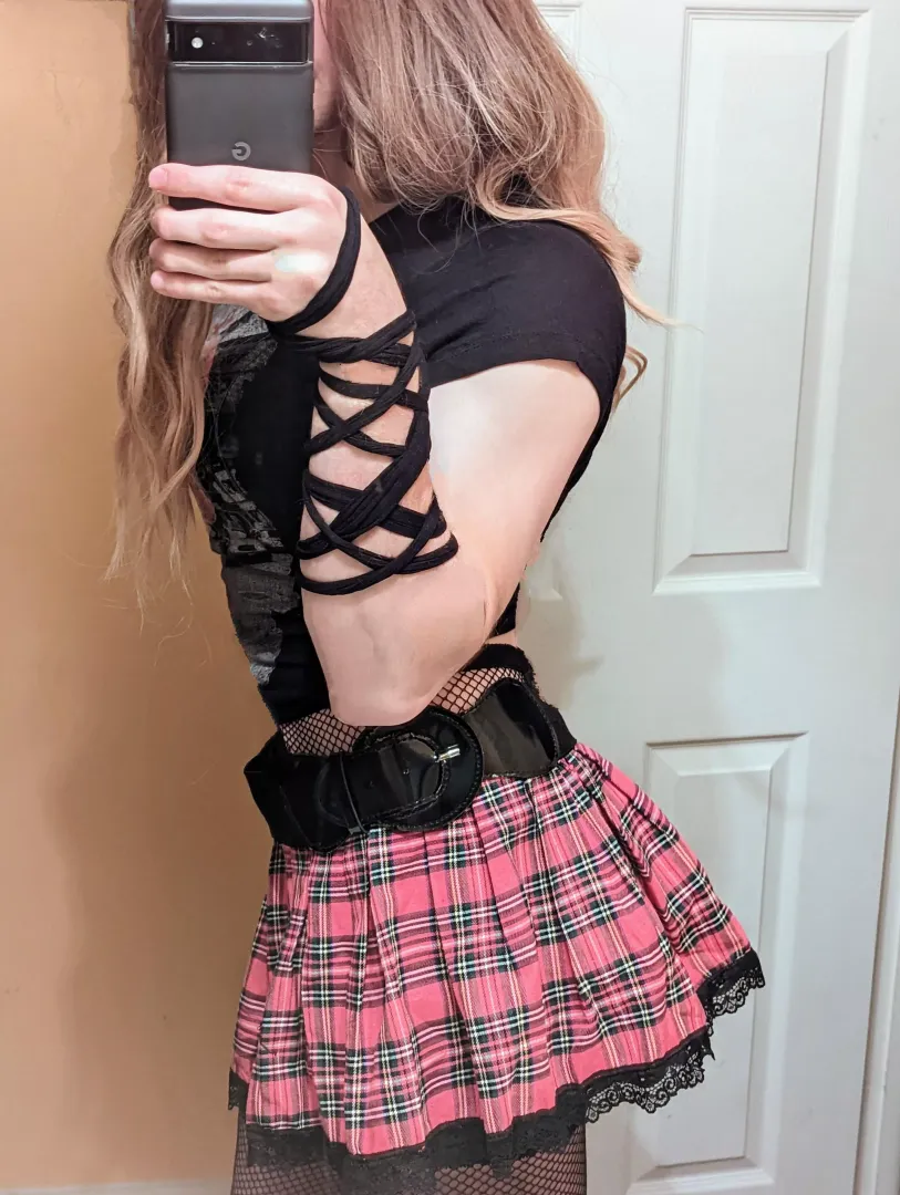 I'll lift my skirt for the best Dom humiliation posted by notemmajones1112