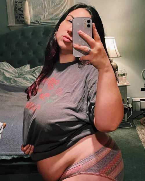 I’m hungry asf 🤤🌭🍔🍕 by Admirable_feedee