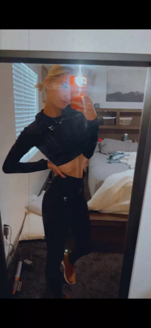 I'm petite but your 🍌 size fits mine! 😜😈 by aria_adams