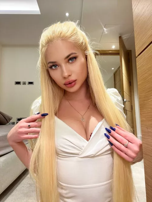 Is this enough cleavage? by sunnykitty_