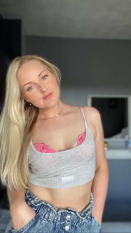 Just me :) [f] by Aria_Sophie