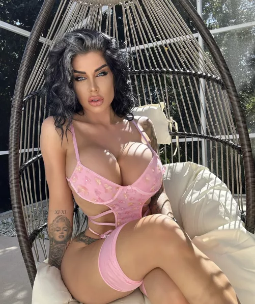 Lindi Nunziato by Bimbolover_