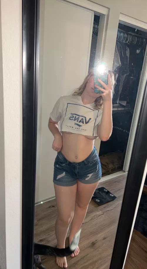 My first attempt at turning an old shirt into a crop top. A little choppy but I like it ☺️ [f] by Lilly_in_Bloom