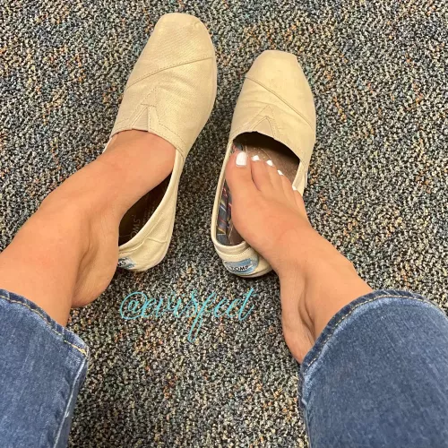 No socks today means one thing… by Evisfeet