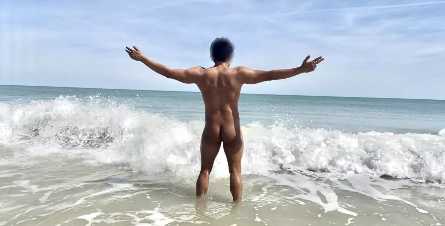 Swimming is best in the nude posted by Zavoyu