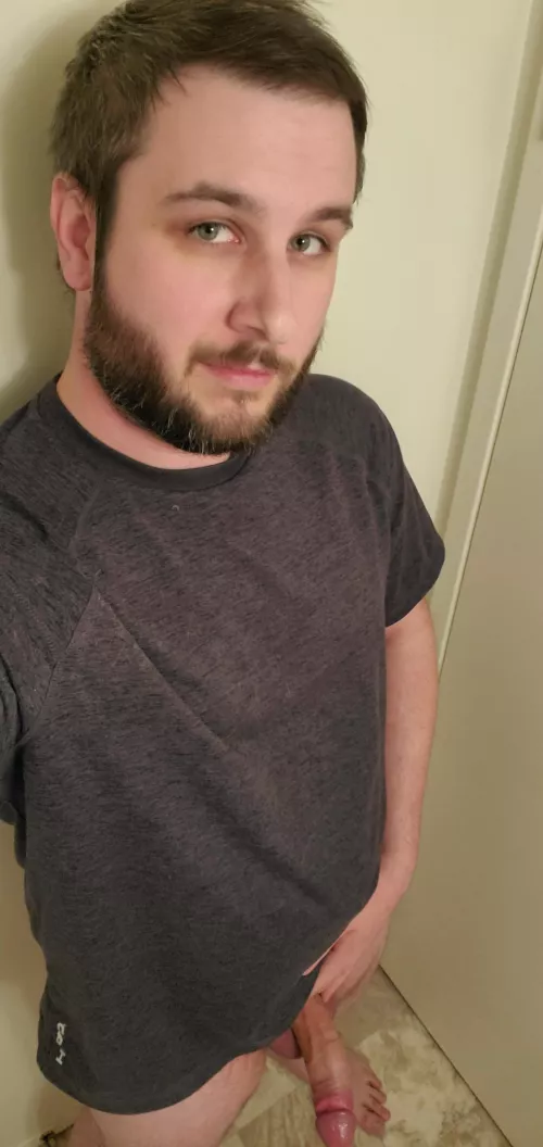 Thinking about eating out the local reddit milf has me hard tonight 😈 by slimslam_spaceman