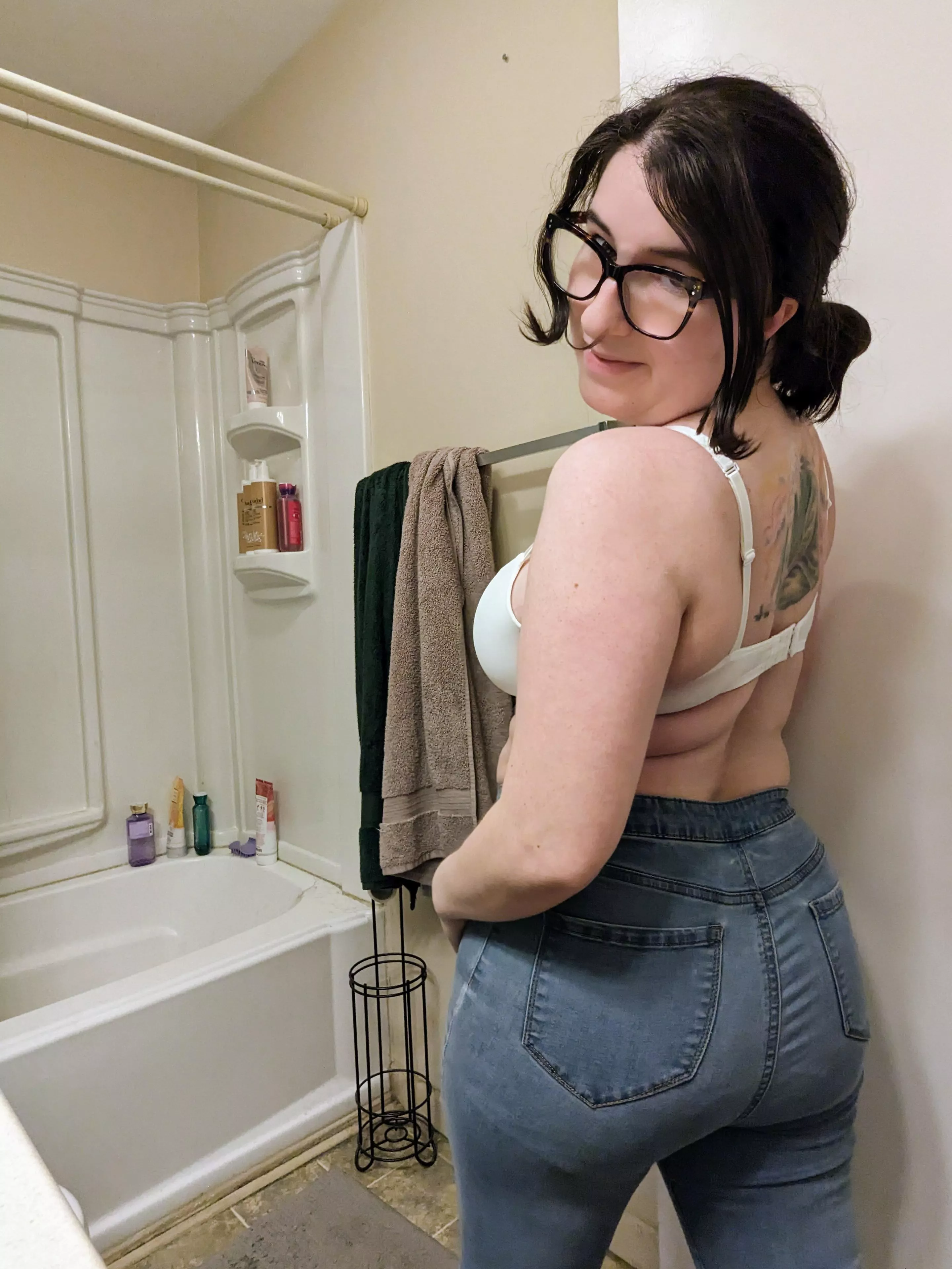 Tight jeans always look good 😊 posted by onlylilac1