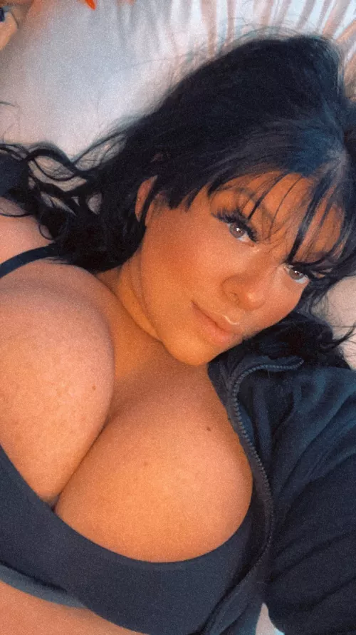 Well, I’m new to bangs and I’m obsessed with them so far. 😏 by Brilliant_Etiquette