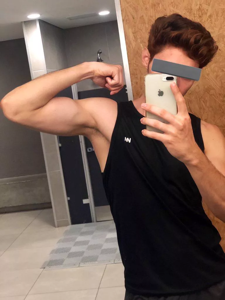 What would you do with my armpits? 😏 posted by Bruce_redhead
