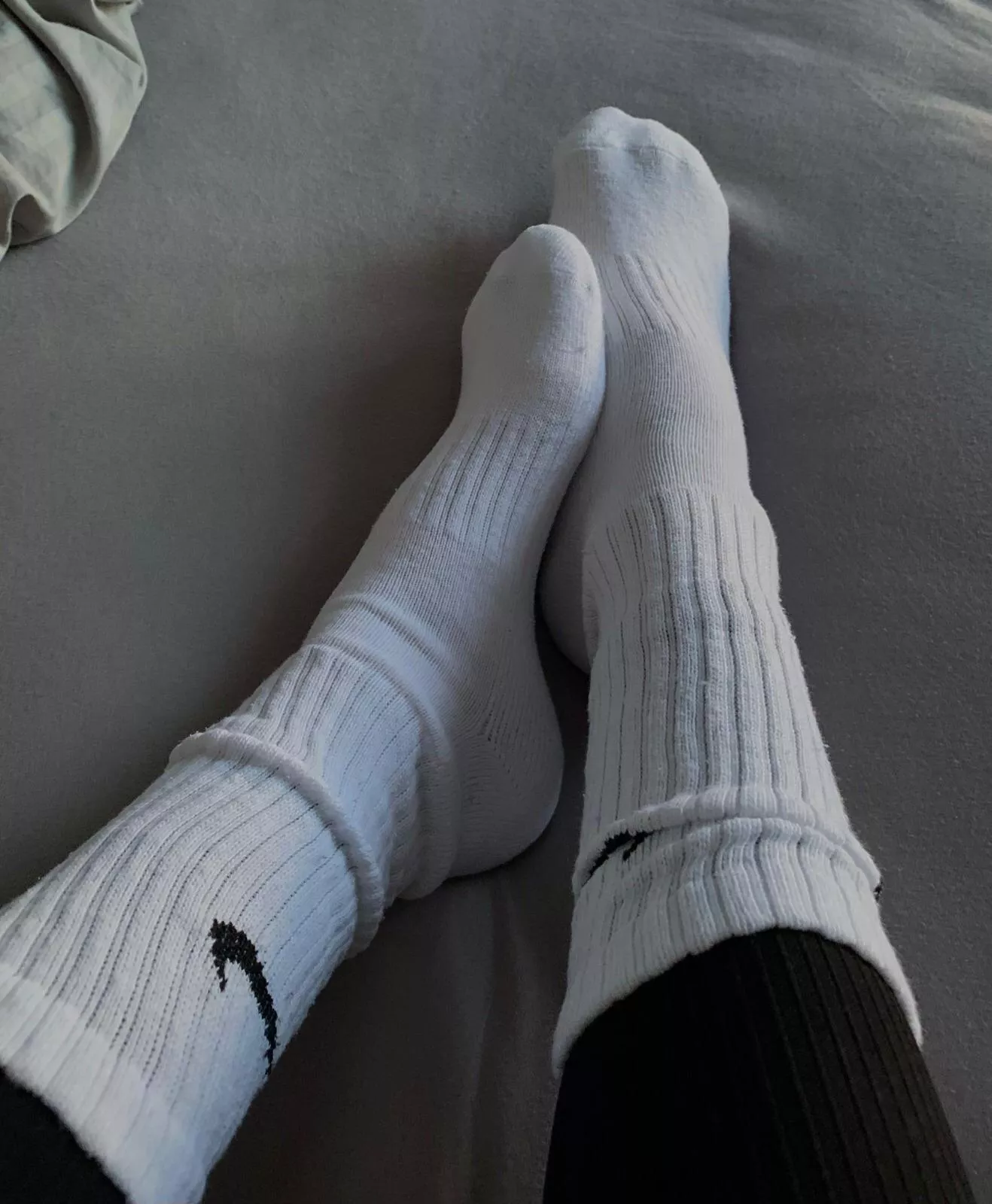 White Nike socks + black leggings >>> posted by Lauraaalove