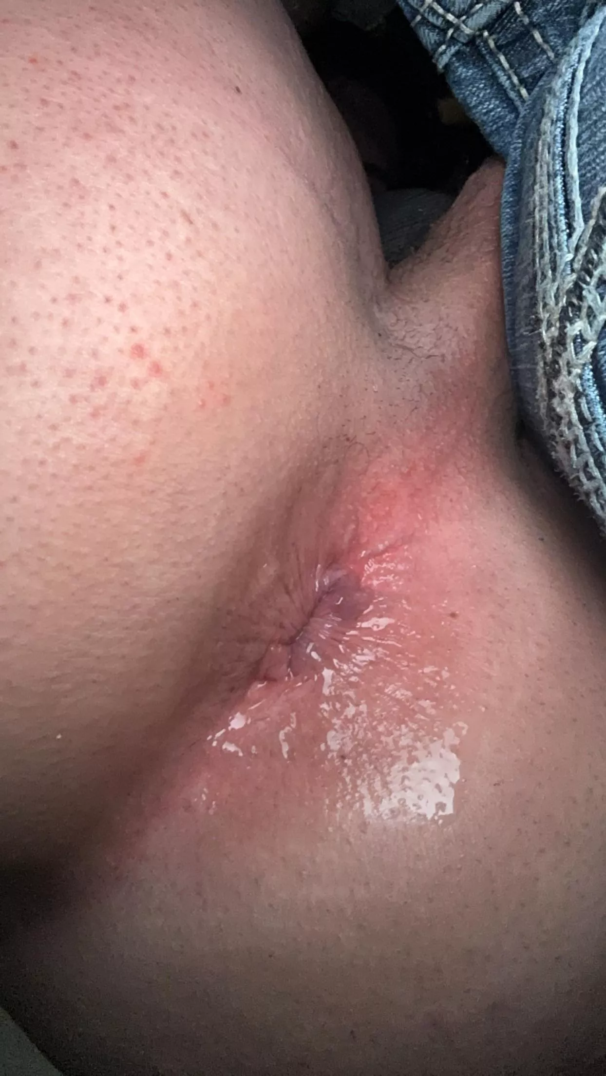 [22] with a wet hole. chat or ask for 👻 posted by itsmemileycyrus