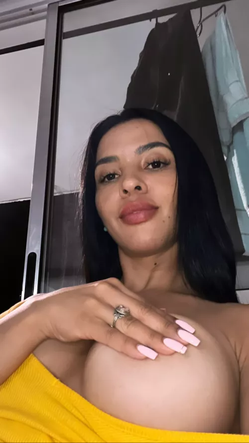 A boob selfie for you by michellereyesof