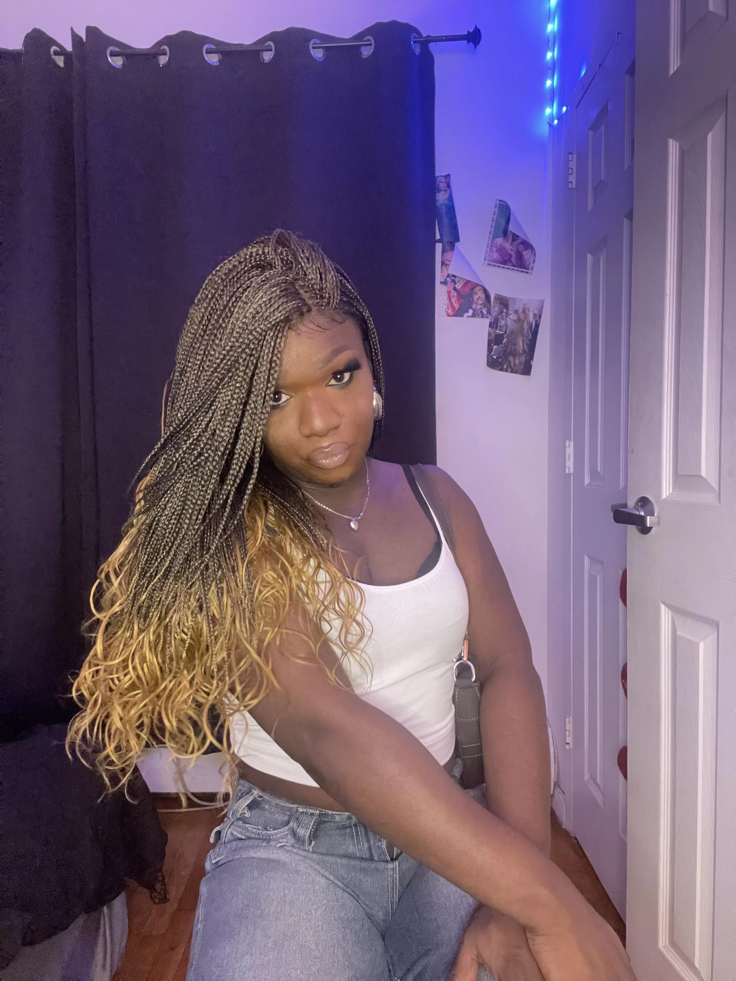 african crossdresser 🇸🇳🖤 posted by serayahstar