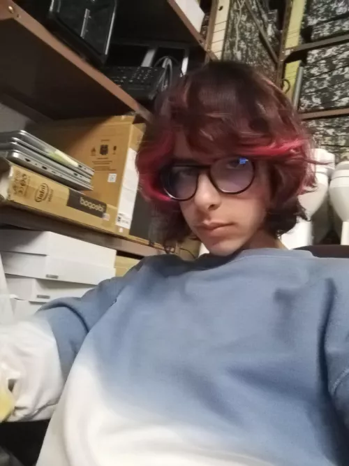 am I pretty? by Dino_Tipo