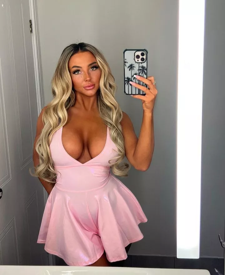 Bimbo Beth posted by corruptusextremis