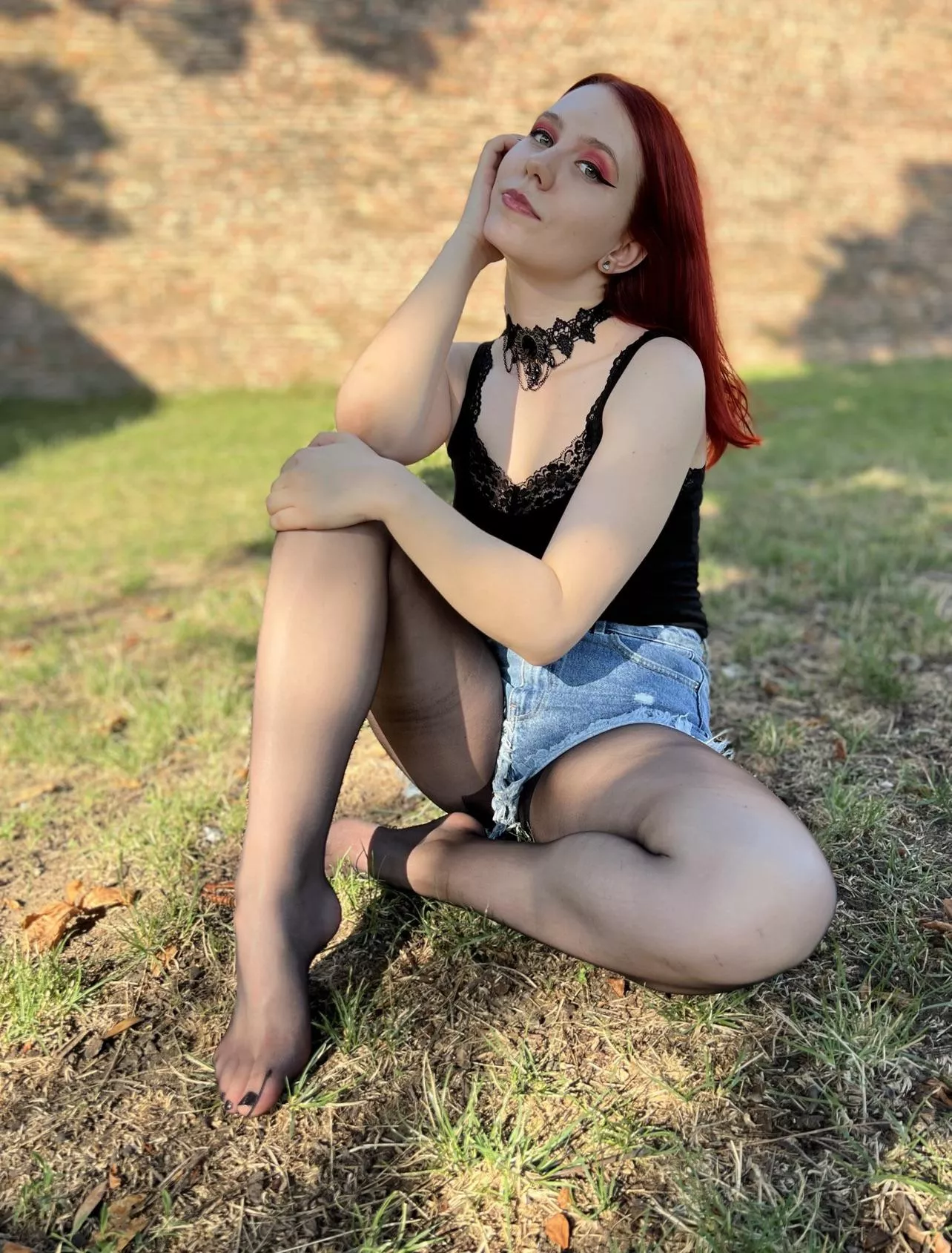 Black sheer pantyhose 🖤 posted by ichigo_emaa