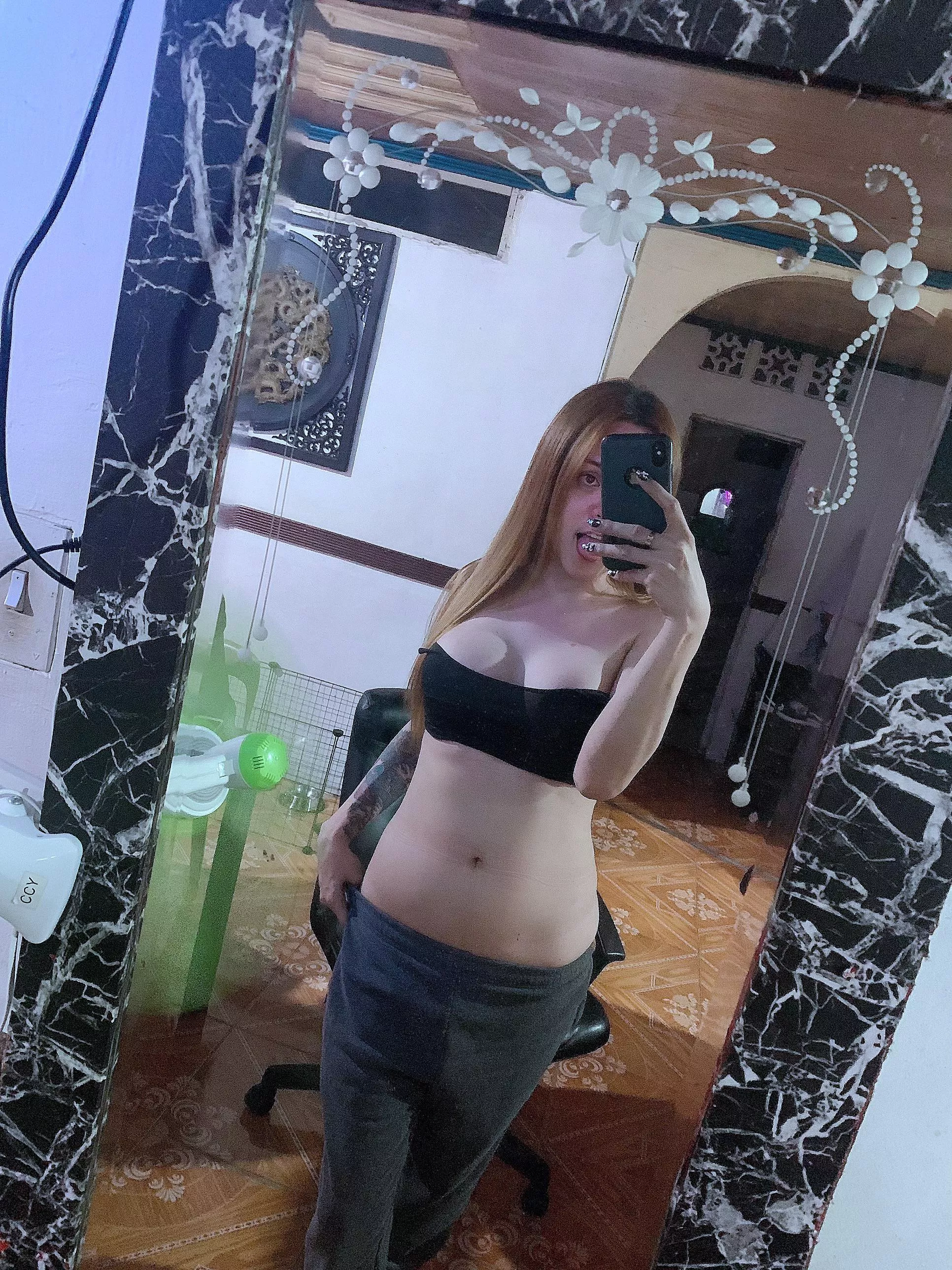 Can someone go on his knees infront of me 😘💦 posted by iamevegrey