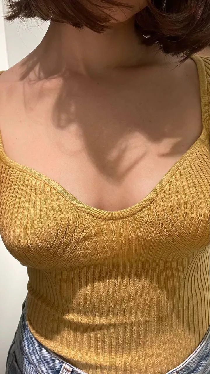 Does yellow suit me? posted by Rica_Costa_