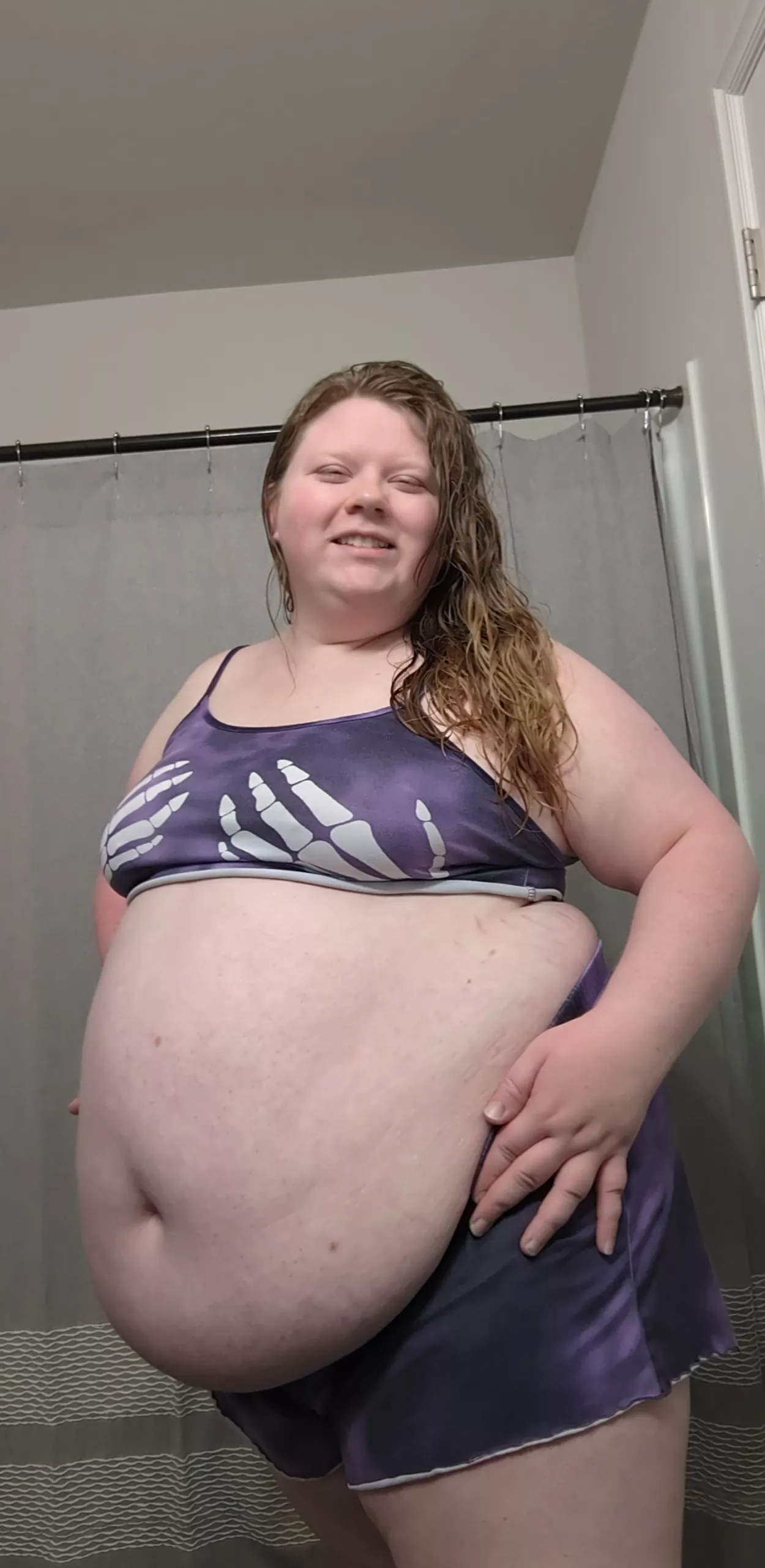 fat or pregnant?? posted by War-Stunning