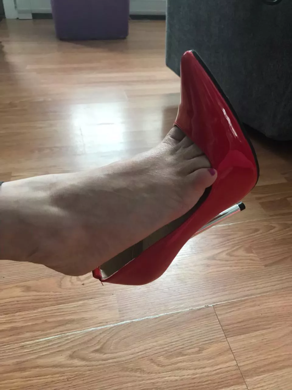 Feet Heels Toe Cleavage Red Stilettos posted by Powerfootsy