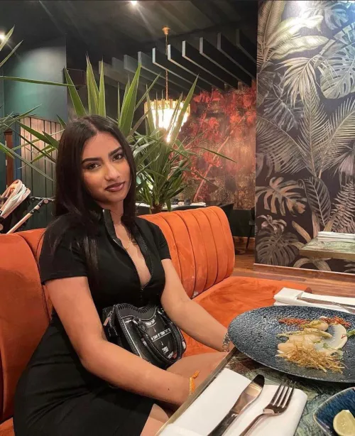 Fellow crossdress hit me up :) I want some friends 😊 by This_Ant7655