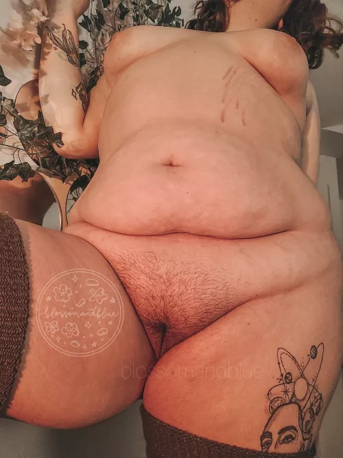 get on your knees for me? 😇 by blossomandblue