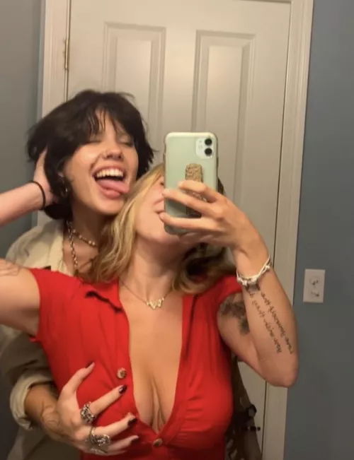 Good Friends IUTR by testing3355