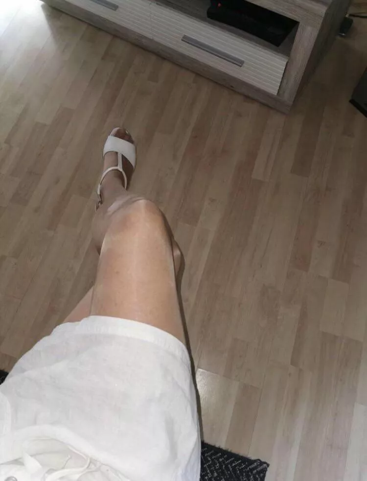 Hola 👋 posted by Nina-Y