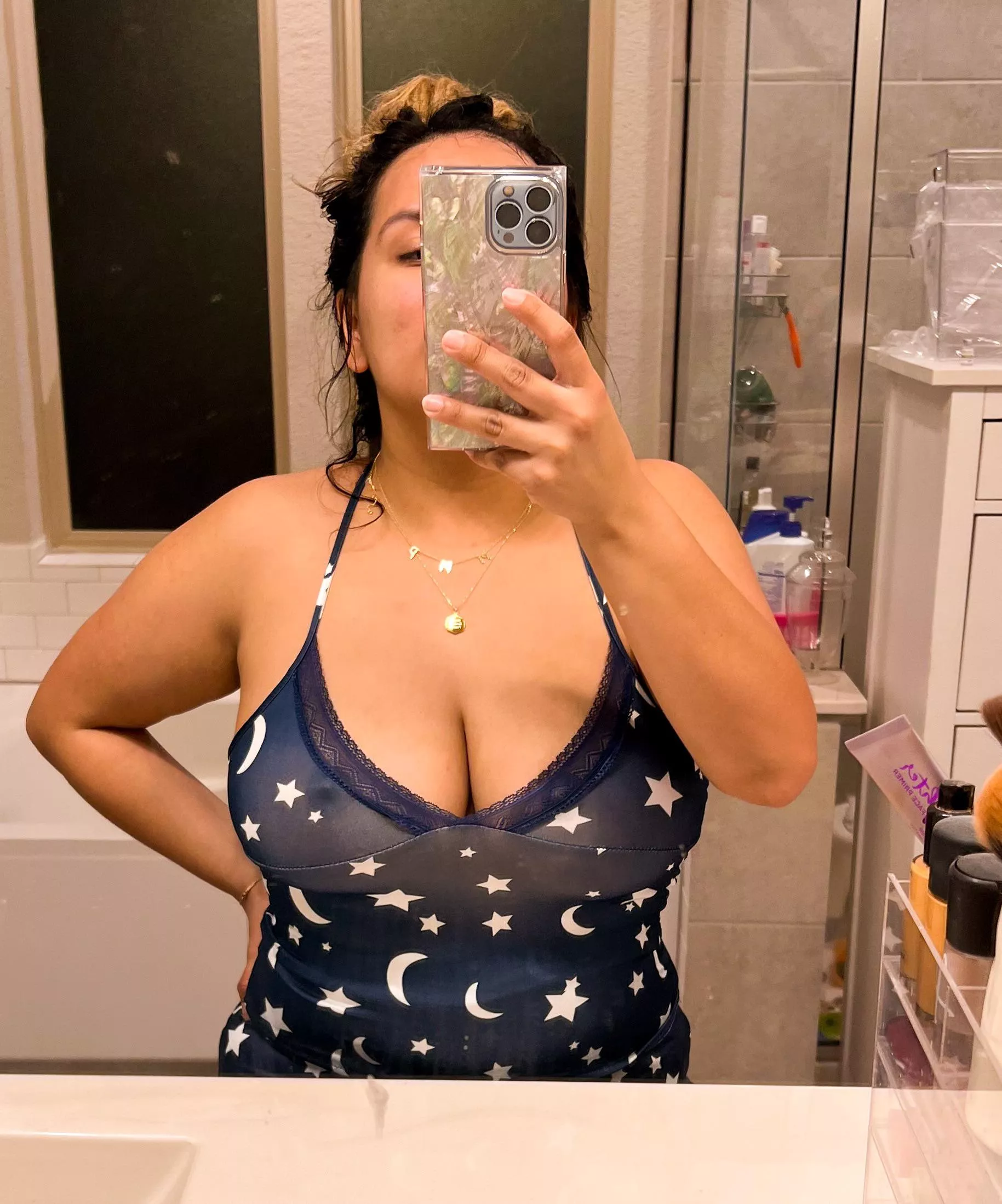 I didn’t think it was possible with navy blue top. But with just the right amount of lighting… posted by 69_latinamilf