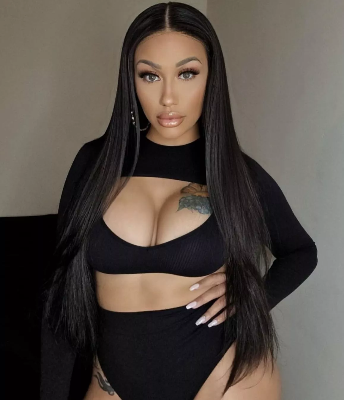 I have some ideas how we can explore my naughty side 🤭 [OC] posted by whitleyderaad1