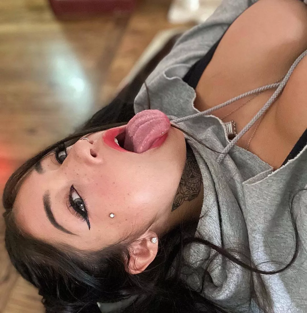 I want you to fuck my mouth please posted by Savannahskyexo0x