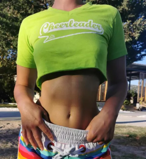 Is my tummy made to wear crop top? by Lomeriel