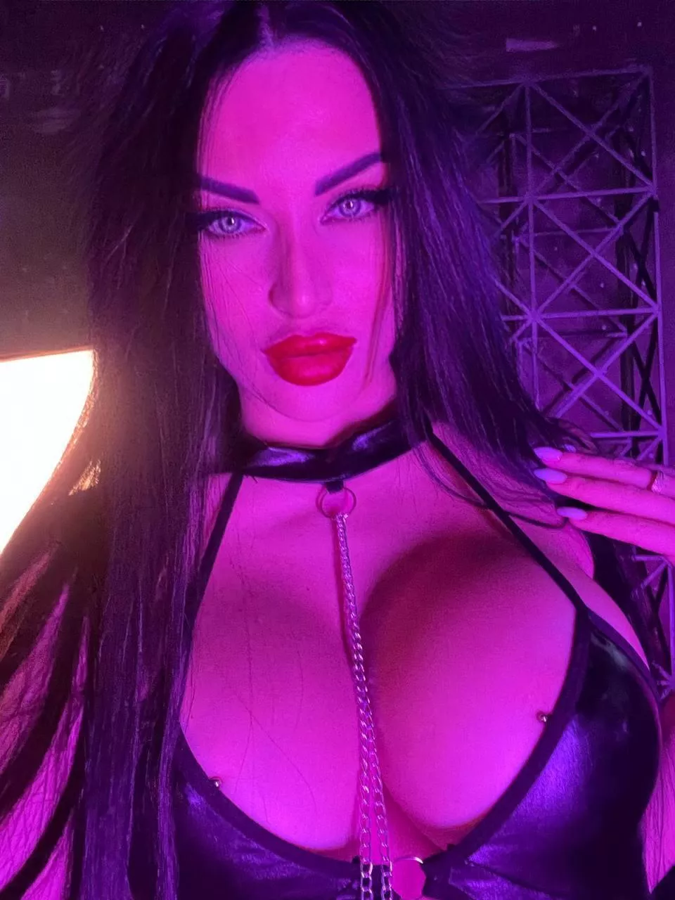 Maybe not the biggest but a perfect handful posted by Bunartefx