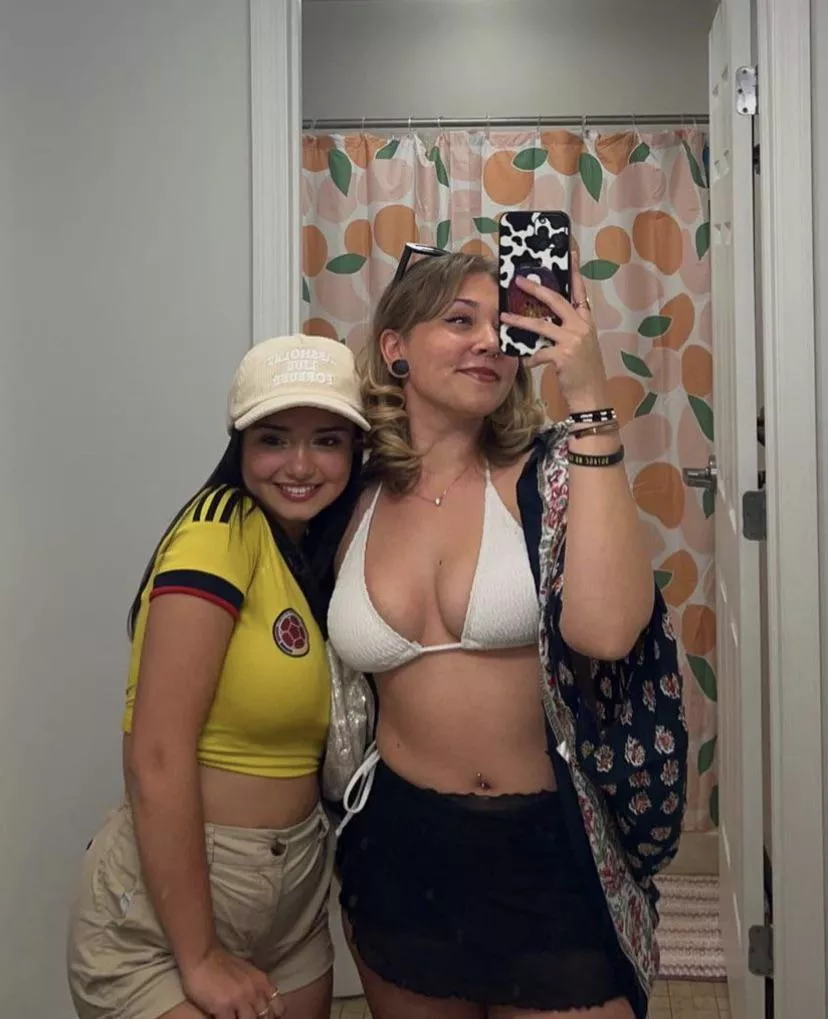 Mirror Pic posted by didnt_ask23