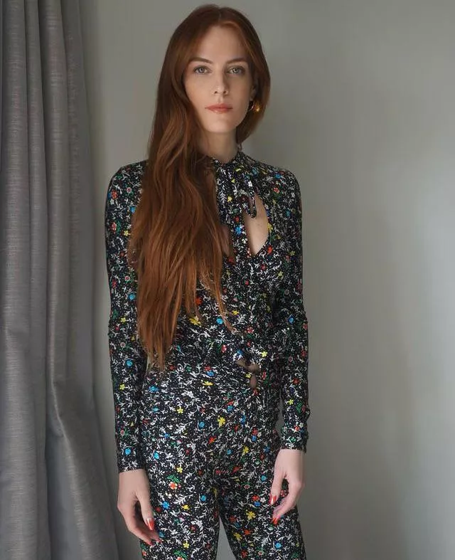 More of Riley Keough posted by jimeschzf75