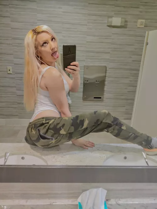 mouth wide open like I was at the dentist 🤪 by brattylilnympho