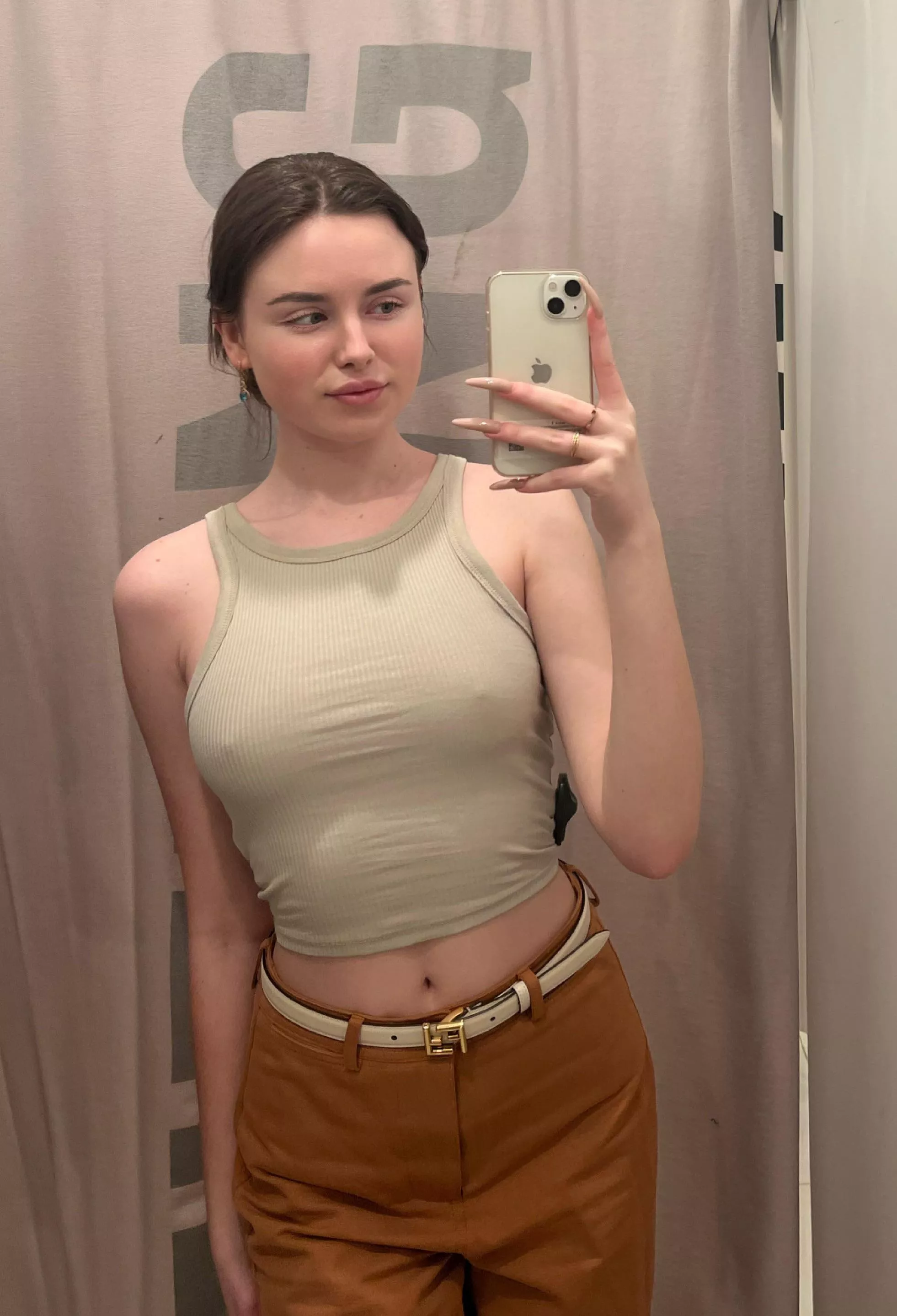 No bra today🤗 posted by vi_lock