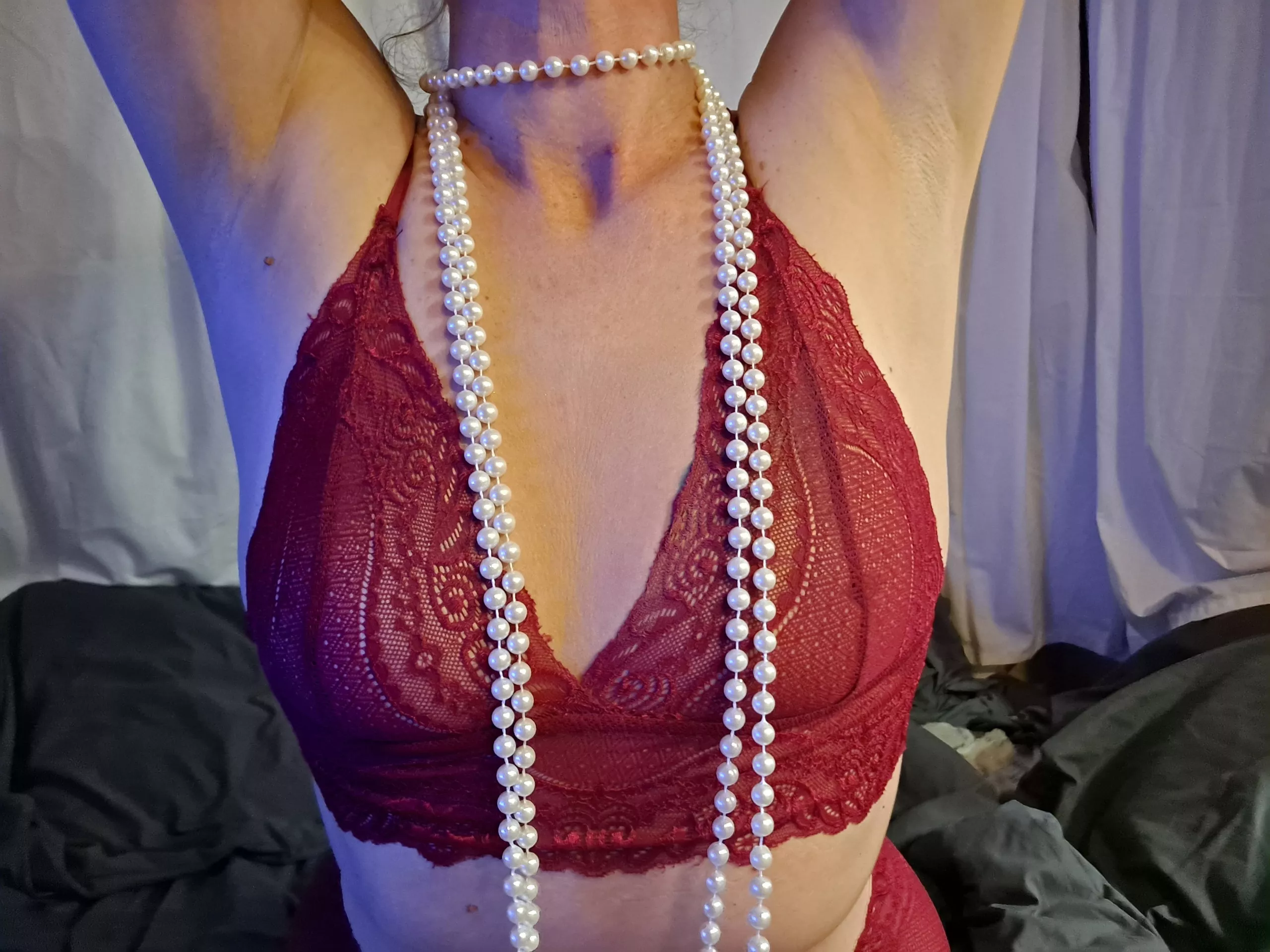 Nothing better than a good pearl necklace 😉😉 posted by corporatecarleigh